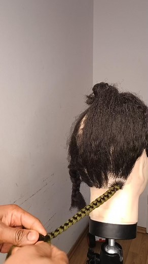 Gripping your box braid as a beginner #hairtutorial #bohobraids #braidtutorial | Asa Beauty And Lifestyle