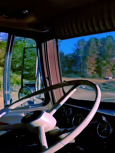 #2stroke #detroitdiesel #semitrucks #kenworth #v12