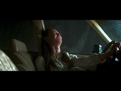 Son (2021): Laura gives birth after escaping from a cult