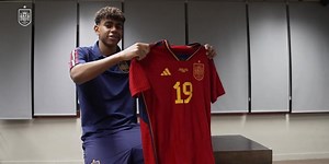 Lamine Yamal explica como vivió su debut y primer gol con la selección española