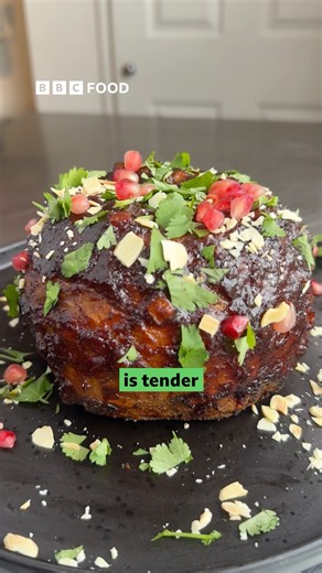 SUNDAY SERVICE Helping you to make banging roast dinners at home This apple-glazed celeriac is the veggie centrepiece that dreams are made of. It's tender, sweet and spicy and will easily steal the show. What sides would you serve with it? https://www.bbc.co.uk/food/recipes/whole_roast_celeriac_98785 | BBC Food