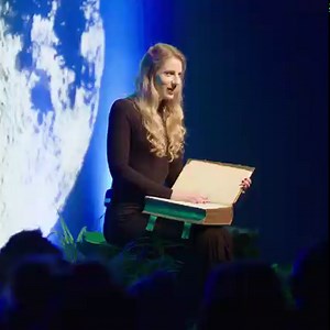 Christmas at Longleat tickets are now available! 🎄 Don't miss out on our new festive event, starting on the 6th November. You'll get to belt out carols with Britain’s biggest singing Christmas tree, follow the disco ball through our after dark maze, settle down for story time with real owls, and even meet Santa and his elves on our famous Santa Train. And, if that's not enough to fill your day, you'll also be able to enjoy all our other open attractions, such as our famous Safari Drive-Through 