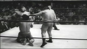 Extracto de la película Los Asesinos de la Lucha Libre de 1962, donde podemos ver en acción a seis figurones de la lucha libre mexicana: Blue Demon, Black Shadow, Cavernario Galindo, Gori Guerrero, Bobby Bonales y Joe Silva...... La época de oro del pancracio mexicano! | El Martinete Sinaloa