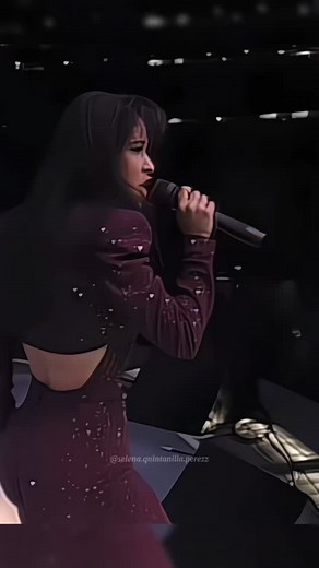 Selena Quintanilla-Pérez on Instagram: "🎥||Selena cantando “Funkytown” en el Astrodome de Houston, Texas. (26 de febrero, 1995) . . Video mejorado por mi. . . . . #selenaylosdinos #selenaquintanillaperez #selenaquintanilla #musicalatina #mexicanamerican #outfits #grammywinner #selenalaleyenda #selenalareina #selenathequeen #thequeenoftejano #reinadereinas #selenalareinadeltexmex #selenalareinatejana #porsiempreselena🌹 #selenaychris #selenalareinadelacumbia #latinas #selenaforever #90s #selenaf