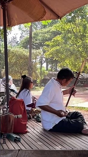 Cambodian traditional music