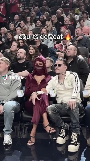 Yeat Courtside Experience with Symone and Zoe Kravitz