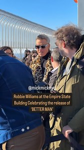 484K views · 3.6K reactions | Robbie Williams at the Empire State Building Celebrating the release of ‘BETTER MAN’ 殺 @empirestatebldg @robbiewilliams #esb #esbvip #empirestatebuilding #robbiewilliams #nyc #entertainmentnews | New York Mickey | Facebook