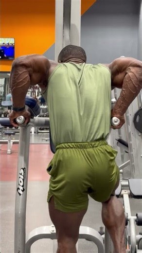 👑 King of Dips: Tension Builds Muscle, Not Ego Weight 🔥