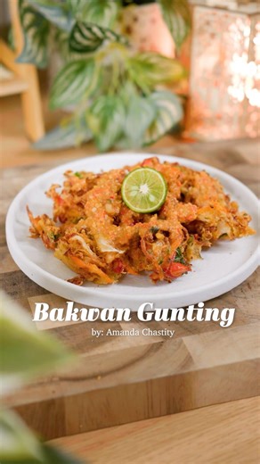 Kriuknya Kebangetan! Bakwan Gunting Siram Sambal Kacang Favorit