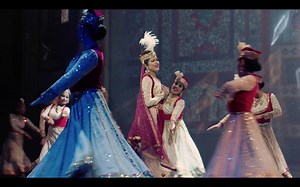 30K views · 693 reactions | “A thing of beauty is a joy forever.” Perfectly represents the impact true art can have on people. It can transcend borders and social boundaries to bring people together. #Delhiitesexpress their awe after watching the show. They call it the pride of our nation and a way to end the conflict. #MughaleAzam #FarewellRun #Delhi | Mughal E Azam | Facebook