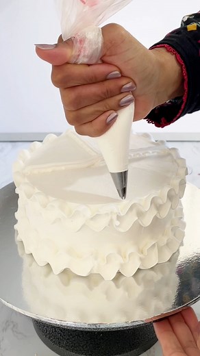 13K views · 203 reactions | #fbreel #reelsviralシ #fbyシvideo #videoviralシ #viralreel #cake #birthdaycake #cakedecorating #reelsfbシ | Dessert Studio | Facebook