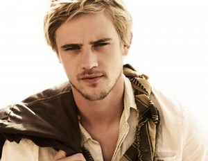 Jai Courtney y Boyd Holbrook, posibles Kyle Reese en 'Terminator: Génesis'