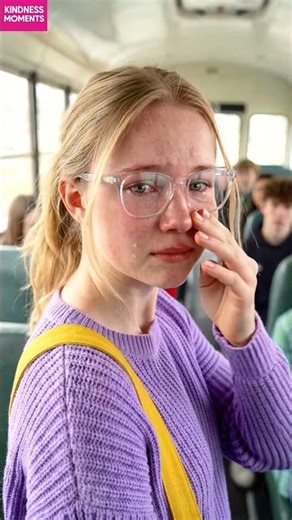 Kindness on the Bus 🚍 A Heartwarming School Prank #kindness #schoolbus #shorts