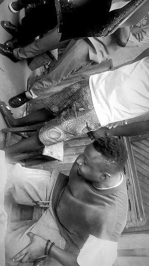 Funnybone Julian Stanley on Instagram: "Visiting my late mum’s shop neighbors at Central Market in Kaduna for the first since her demise in 2019 was an emotional experience. I grew up around this place and my mum sold shoe materials,opening the shop for her before school and helping close it after. The familiarity and warmth of the neighbors brought back nostalgic memories. Their prayers and the traditional kola nut breaking ceremony touched my heart. We’re grateful for life and the memories tha