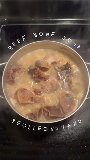 How to Make Delicious Beef Bone Soup (Seolleongtang)
