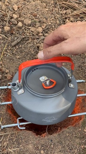 Outdoor Skills: No Grill Needed! Cook with This Simple Trick 🔥🍳 #survival #camping