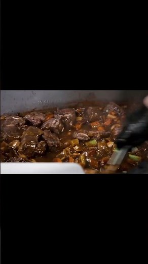 Cabernet-Braised Short Ribs in Poutine Gravy using Vulcan VG30 Tilt Skillet #shorts
