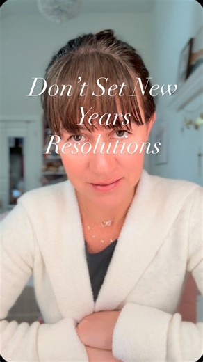 Dagmara Beine | Integrative Medicine on Instagram: "Winter is for dreaming. Spring is for doing. Every animal on this planet knows what we’ve forgotten — that rest isn’t laziness, it’s preparation. Bears don’t set resolutions on January 1st. They sleep. They conserve. They let their bodies do the quiet work of restoration. Meanwhile, we’re over here trying to force new habits in the darkest, coldest days of the year — when our melatonin is high, our energy is low, and our biology is literally wh