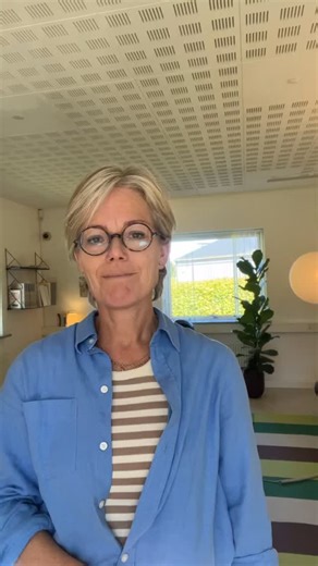 6.1K views · 280 reactions | Låst og smertende hofte er træls. Her er et magisk trick der kan afspænde og åbne hoften. Stræk armen skråt ud til siden til den side der er øm. Se  på tomlen + lav fingerspids hjernegymnastik 易mens du siger hmmmmmmmmm. Sæt det hele sammen i 2 x15 sekunder og mærk trylleriet彩 GOD FORNØJELSE. Har du brug for mere hjælp så book: Kranio-sakral.biz | Pernille Scharling Toft -Kranio-Sakral Terapeut | Facebook