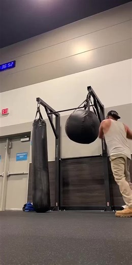 Mr-Moose_making_moves (@mr.moosemakingmoves)’s videos with original sound - Mr-Moose_making_moves