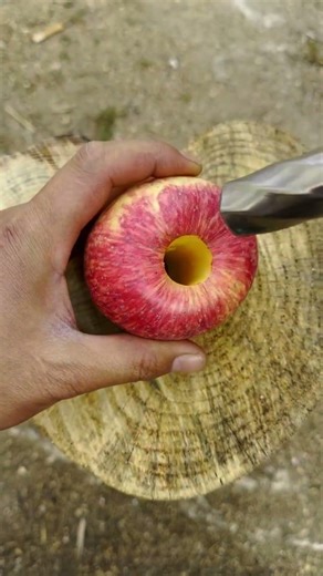 Use this tool to remove apple cores, faster than a knife!
