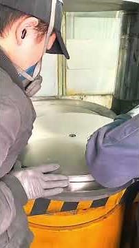 没有什么粉末是压不成型的，如果有，那就直接加压300吨。粉末秒变比脸盆还大的钨钢圆刀