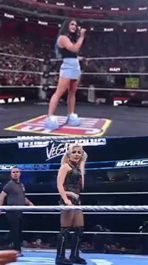 NOT ALEXA BLISS RIBBING LYRA VALKYRIA FOR HER PROMO LAST YEAR 😂#Smackdown