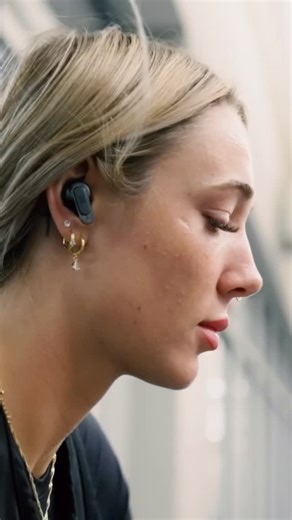 Chloe Kitts on Instagram: "Motivated. Connected. Ready for the work. All with my JBL wireless earbuds. @jblaudio #JBLPartner #JBLCampus"