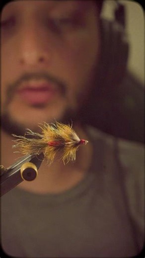 Fuzzy Wuzzy Natural. Un clásico de los 70s en Patagonia #atadodemoscas #flytying #flyfishing