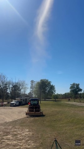 'That's so cool': Big dust devil rises high in the sky