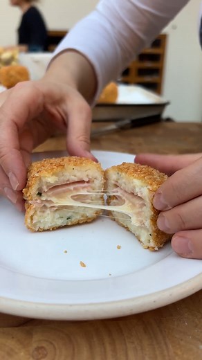 119K views · 190 reactions | Whether you're looking for a quick appetizer or a delicious snack, these Ham & Cheese Squares are a crowd-pleaser that will leave your taste buds singing 燎 | Tastemade | Facebook