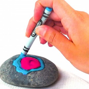 508K views · 1K reactions | Da sage noch einer, Steine sähen langweilig aus!   In unserem neuen Buch „GENIALE TRICKS 2" gibt’s 88 kreative Ideen & Tipps, die dein Leben noch schöner machen! Hier bestellen: https://amzn.to/35KVa2N | Geniale Tricks | Facebook