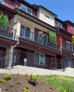 Ready-now townhomes are NOW SELLING at Senderos in Kirkland, WA! Located on the eastern shore of Lake Washington, your new townhome community in Kirkland is known for its beautiful parks, picnic spots, water activities, and breathtaking sunsets. | Taylor Morrison