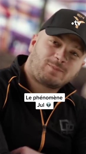 L'ovni dans le rap de Jul et la traque film de 1975