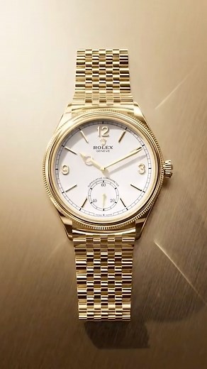 The geometry of elegance. Unveiling a completely new bracelet, named Settimo, created exclusively for the @Rolex 1908 and presented on a version of the watch in 18ct yellow gold with an intense white dial. Refined, supple and comfortable, this bracelet composed of rows of seven very small links is entirely polished, producing a sparkle of reflected light. #Rolex #Perpetual1908 #WatchesAndWonders2025 #Fourtane #CarmelbytheSea | Fourtané