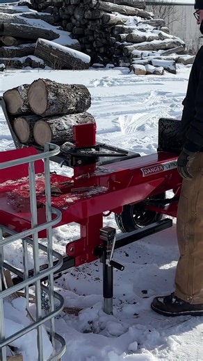 Double duty - using the log lift to stage the next rounds on the Wolfe Ridge 22 RS log splitter. #wolferidgemfg #getsplitdone #madeinusa #firewood #log #splitter #firewoodbundles #wood #fire #logsplitter #logging #chainsaw