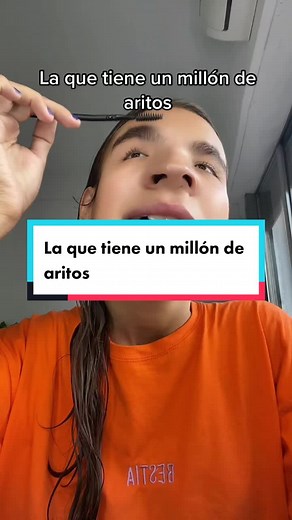 La reina de los AROS y sus accesorios fashionistas