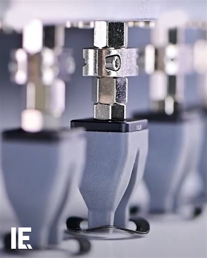 The Top 10 videos on Interesting Engineering this week include: Waterfall swings Demolishing tree trunks And how to never crease clothes when travelling | Interesting Engineering