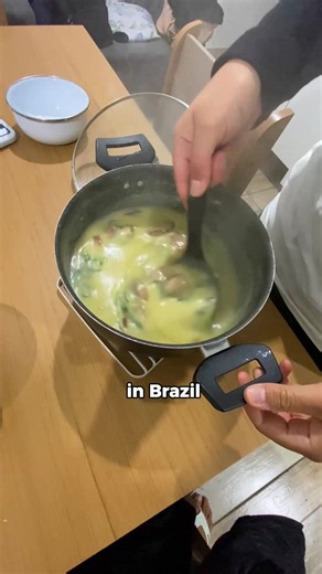 Normal things in Brazil 🇧🇷 Making Caldo Verde 🥣 One of Brazil’s most popular soups #brazil #food #caldoverde #cooking #pov