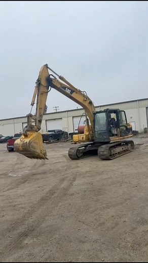 260K views · 5.6K reactions | Let's go save a D8 ! 鸞 #dieselcreek #caterpillar #offroad4x4 #trucks #workshop #mechaniclife #restoration #preservation #merica | Diesel Creek | Facebook