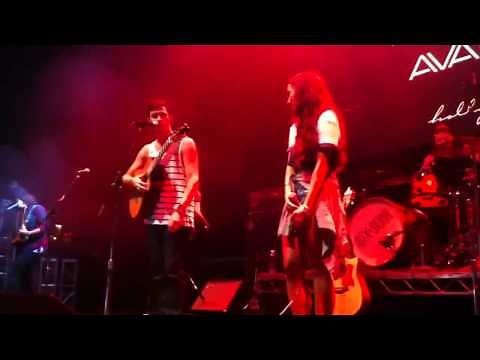 Alex & Sierra - Little Do You Know? (Live at Avalon)