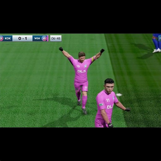 Dream League soccer live 🤣 game it's not over yet, but he's already given up🥹