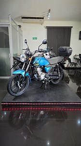 #Yamaha | ¡LLEVATE TU YAMAHA CRUX REV CON TODO! 🏍️📦 ¡Empezá el año con pie derecho y estrenando! Aprovechá nuestra promo especial: Llevate la Yamaha Crux Rev con un BONO de $50 y te regalamos el BAÚL gratis. 🔥 Precio especial: $1,440 🔥 Tenés hasta el 31 de enero para aprovechar esta oportunidad. Es la moto ideal para el trabajo o para moverte ahorrando combustible. ⛽💨 📍 Disponibles en agencias Yamaha El Salvador. 📲 Cotiza al WhatsApp 👉 wa.me/50322981818 Adquiere tu financiamiento con @cr