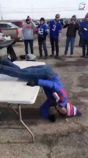 400K views · 6K reactions | DEAD.  | theScore | Facebook