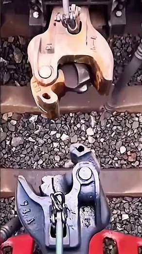 Connection process of the train carriage connecting hooks