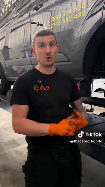 This van came in with a massive oil leak 🚨 2.2 Ford Transit in for a diagnostic 🦾 with @Owen Davis #ford #transit #transitcustom #carservice #wetbelt #timingbelt #engine #mechanic #enginerebuild #mechanicsoftiktok #car #carrepair #carservice #foryou #fyp