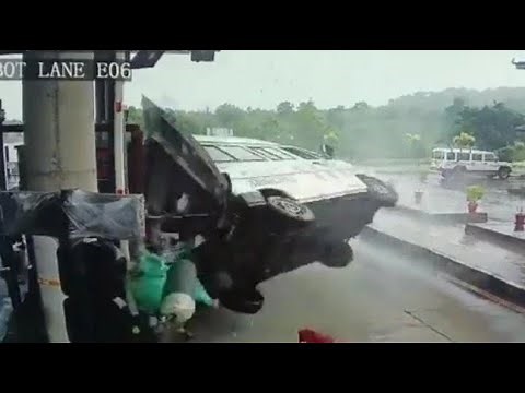 Horrifying incident: On camera speeding ambulance crashes into a toll plaza in Karnataka | Zee News