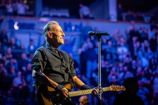 Bruce Springsteen Leads a Rallying Cry and Honors a ‘Maestro’ in Tour Opener Videos