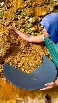 The process of finding gold | finding gold in bedrock fragments | finding an amazing gold nugget