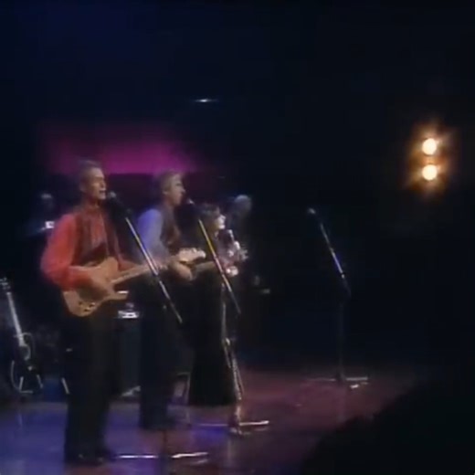 The Seekers – Time And Again...🎧 Watch full this song: https://oldsongs.dohimusic96.com/the-seekers-time-and-again/?utm_source=facebook&utm_medium=ngreel&utm_campaign=theoldsongs | The Old Songs